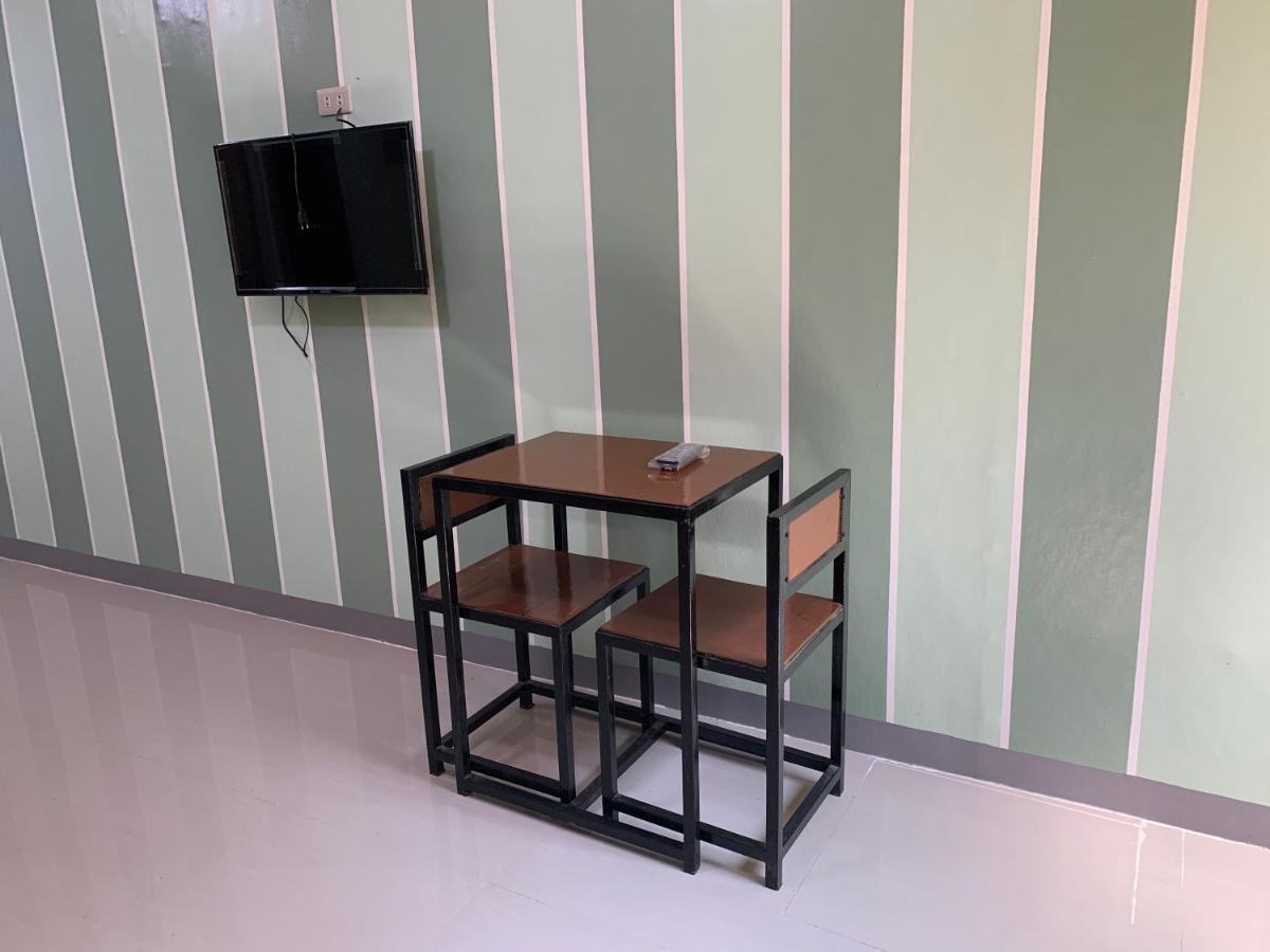 Beinte Singko De Marso Apartments Candon Exterior photo