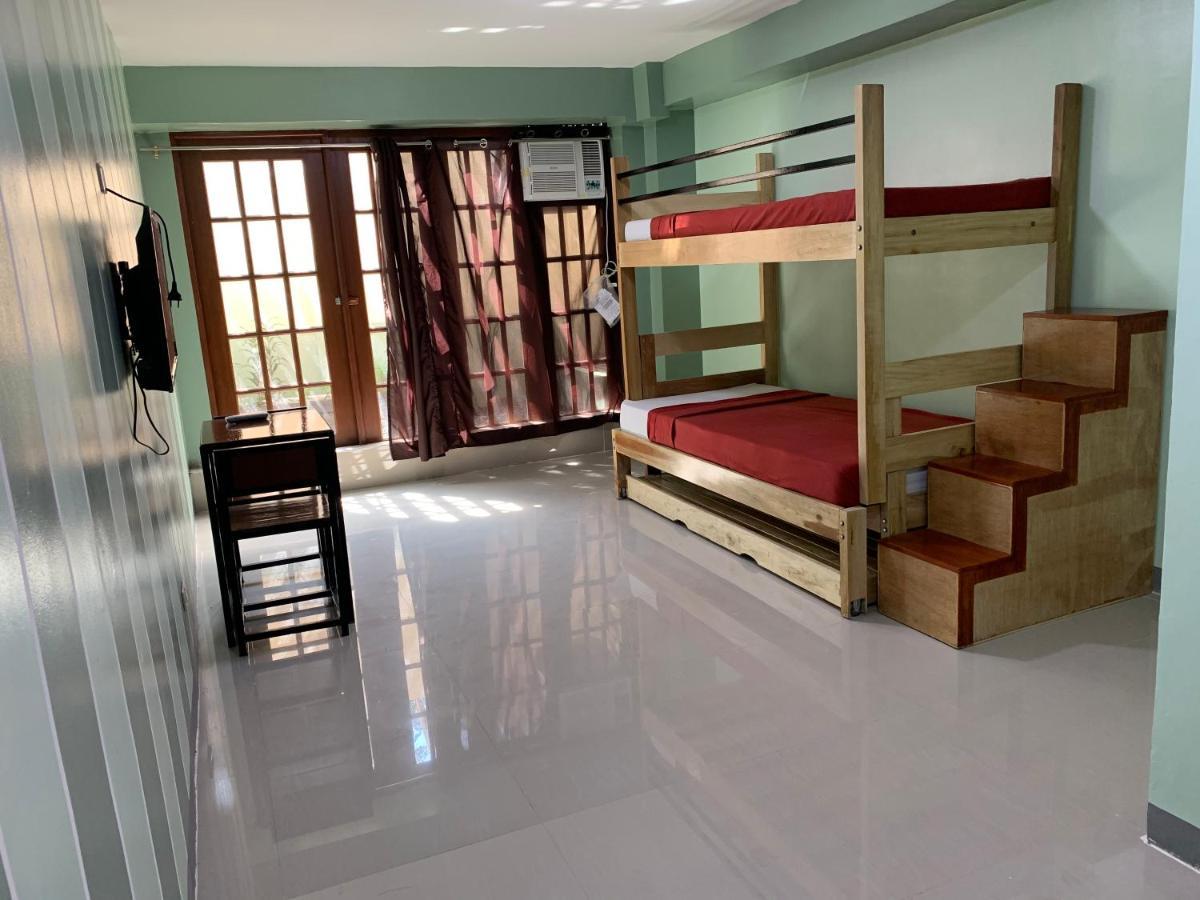 Beinte Singko De Marso Apartments Candon Exterior photo