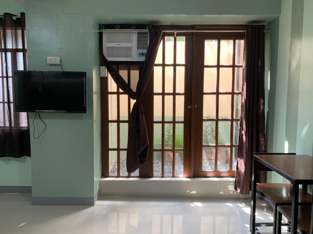 Beinte Singko De Marso Apartments Candon Exterior photo