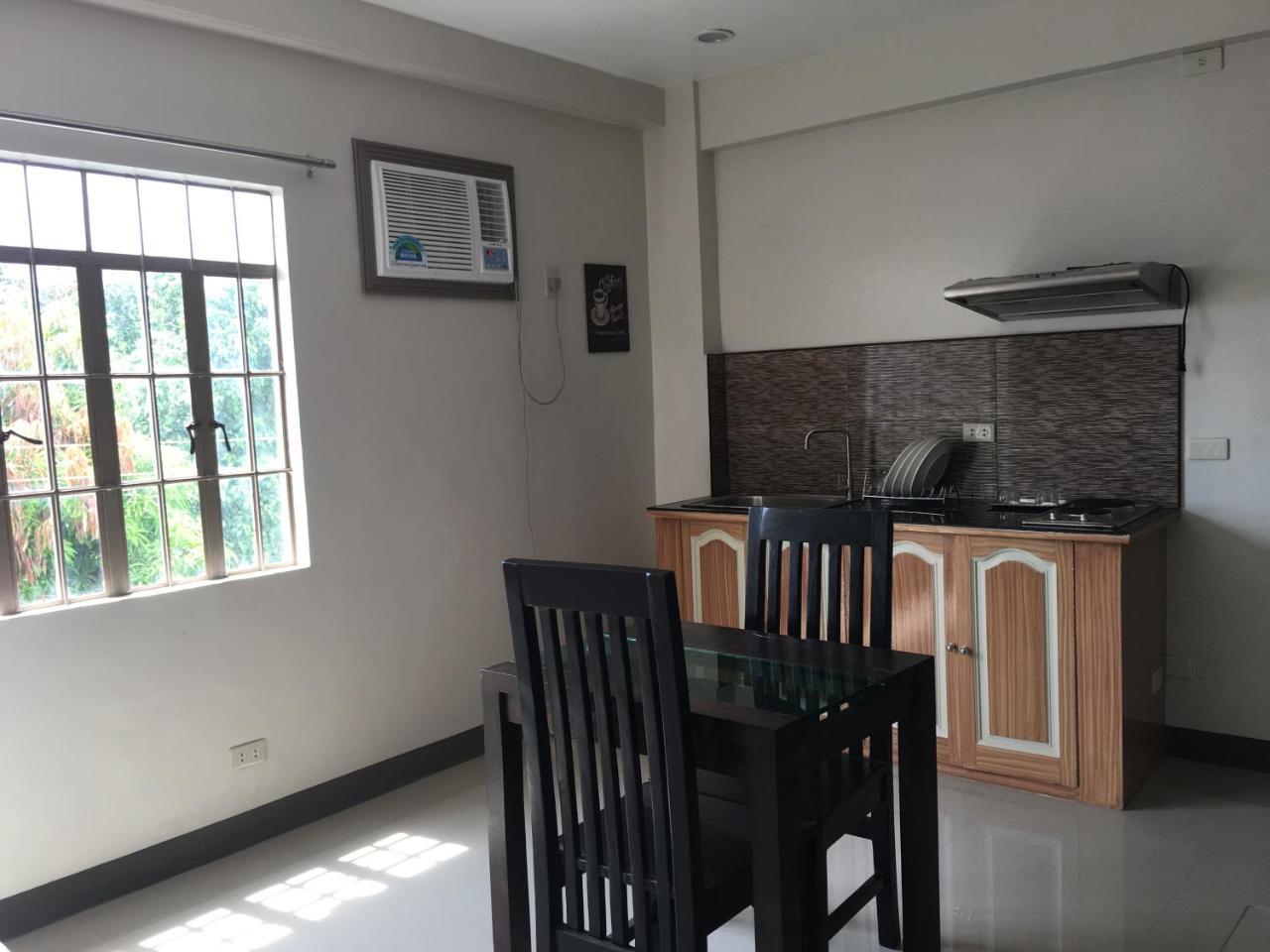 Beinte Singko De Marso Apartments Candon Exterior photo