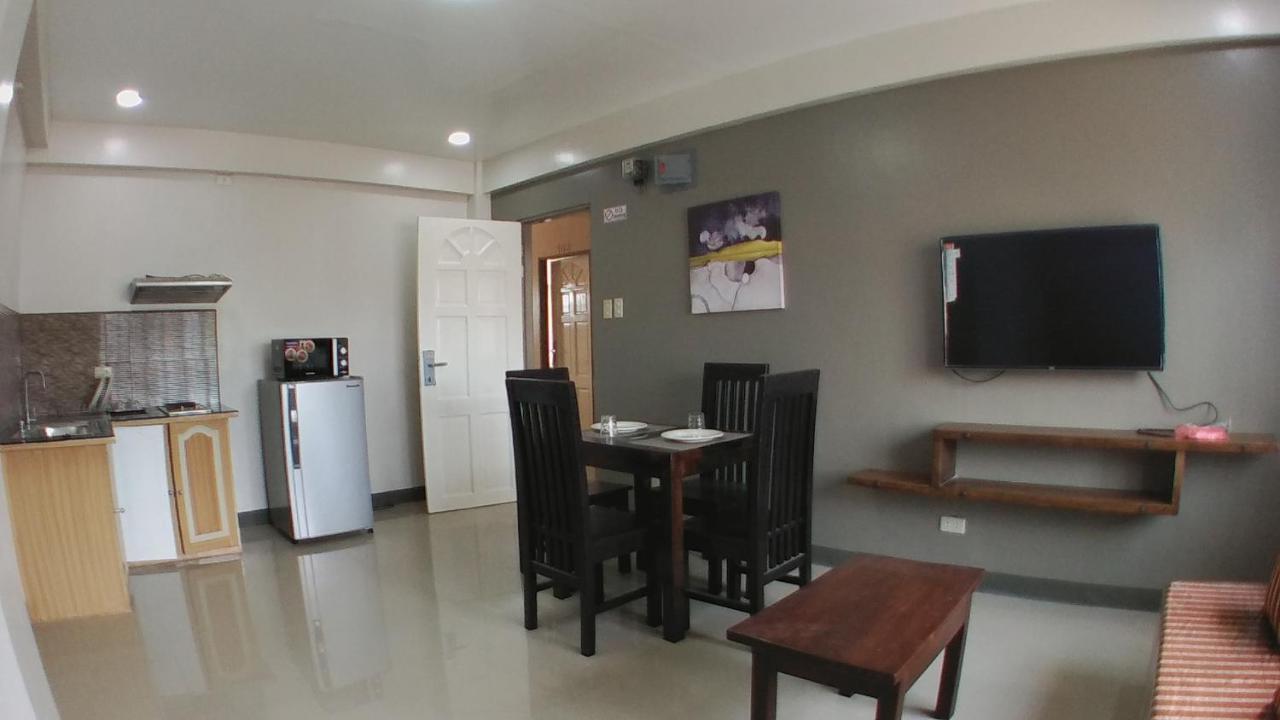 Beinte Singko De Marso Apartments Candon Exterior photo