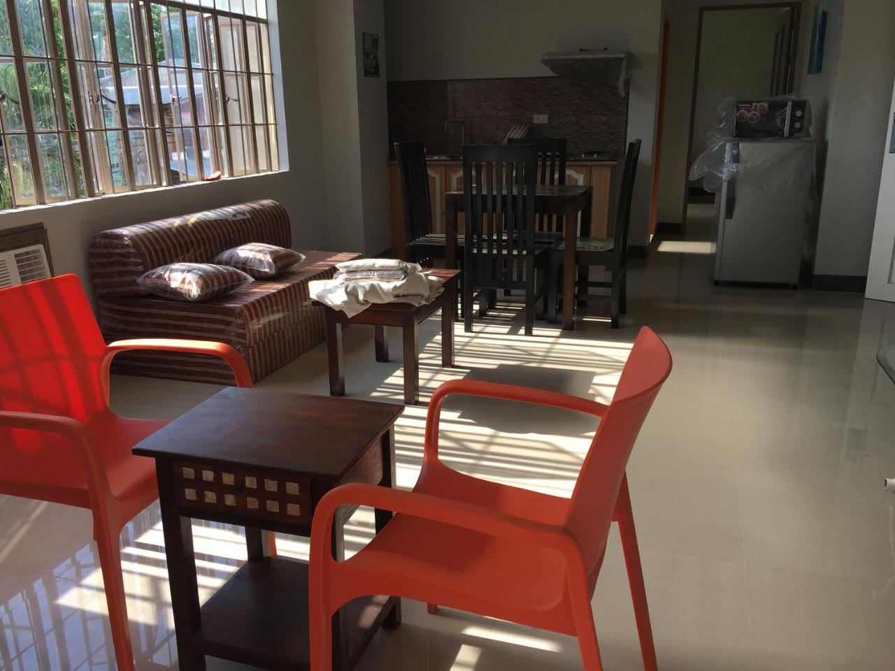 Beinte Singko De Marso Apartments Candon Exterior photo