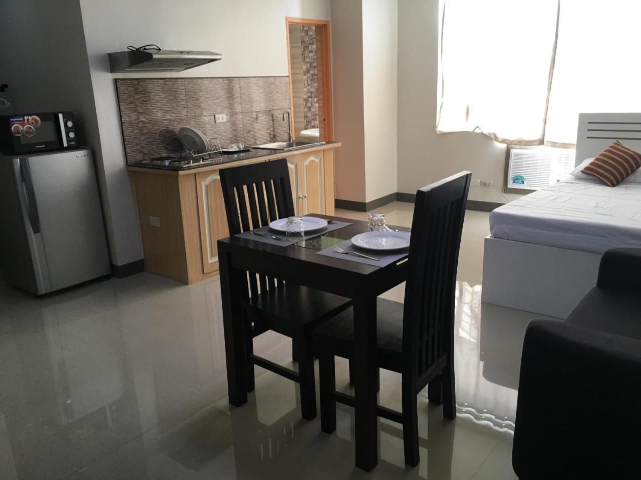 Beinte Singko De Marso Apartments Candon Exterior photo