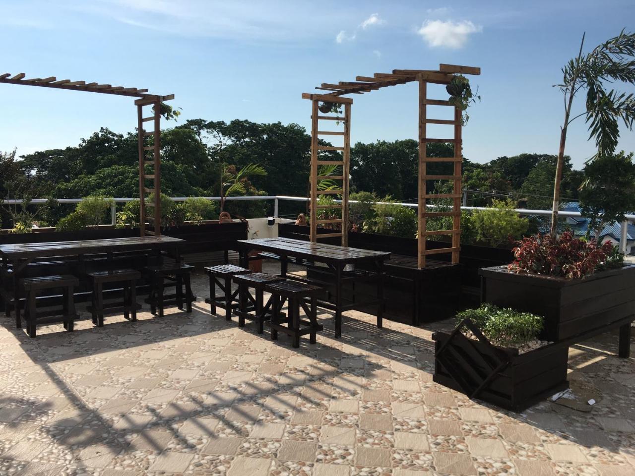 Beinte Singko De Marso Apartments Candon Exterior photo
