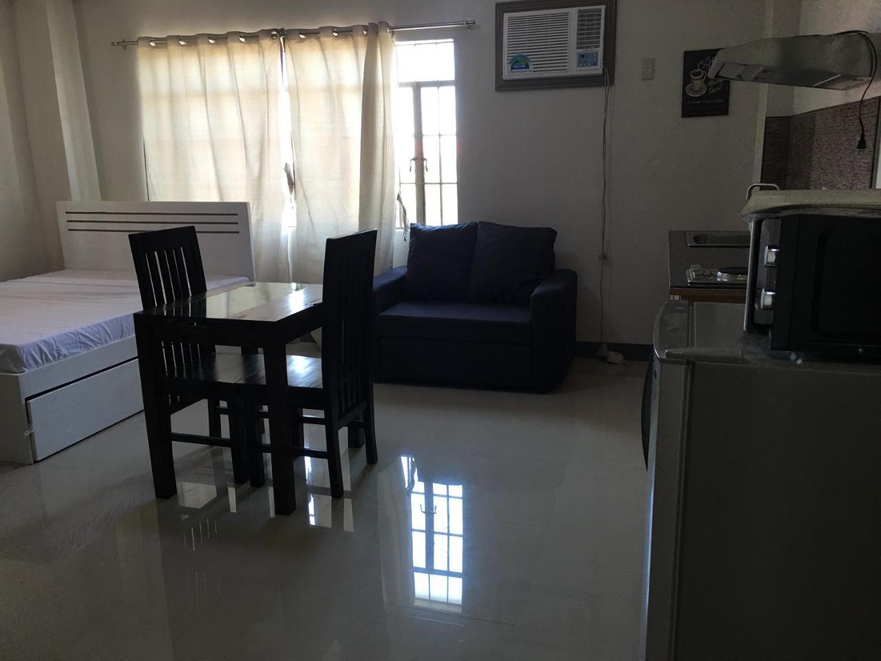 Beinte Singko De Marso Apartments Candon Exterior photo