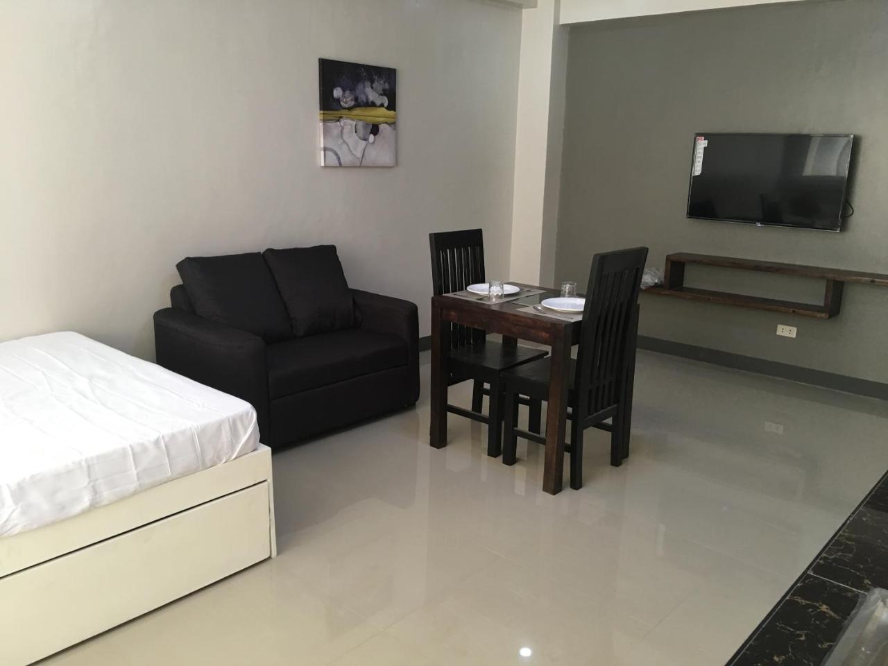 Beinte Singko De Marso Apartments Candon Exterior photo