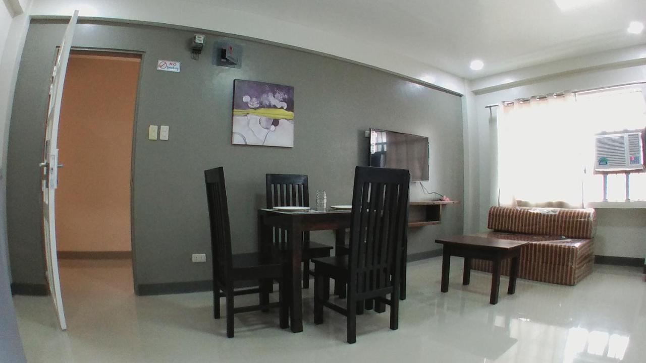 Beinte Singko De Marso Apartments Candon Exterior photo