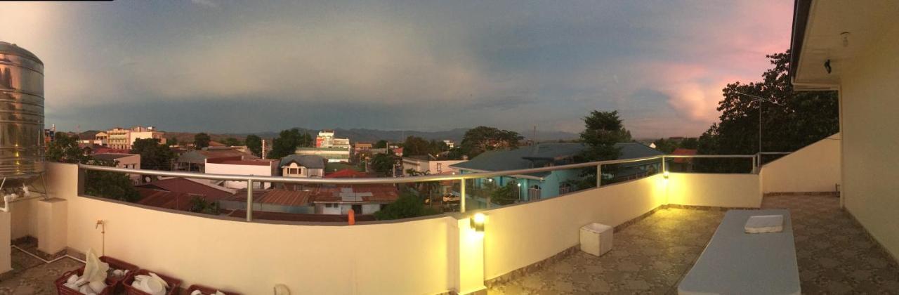 Beinte Singko De Marso Apartments Candon Exterior photo