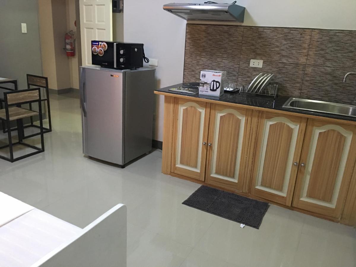 Beinte Singko De Marso Apartments Candon Exterior photo